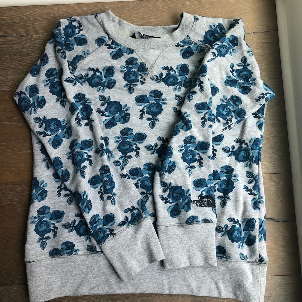 North Face blue floral crewneck sweatshirt NWOT